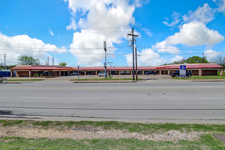 138 S Bowen Rd, Arlington, TX en alquiler - Foto del edificio - Imagen 3 de 7