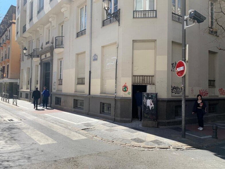 Local en Granada, Granada en venta - Foto del edificio - Imagen 2 de 11