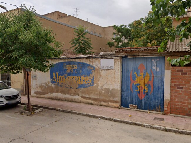 Más detalles de Calle de Mendizábal, Almansa - Nave en venta