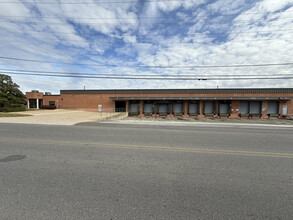 10555 Tucker St, Beltsville, MD en alquiler Foto del edificio- Imagen 2 de 12