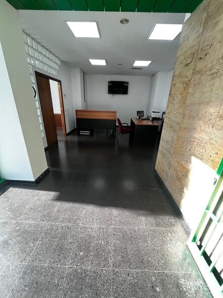 Local en Córdoba en alquiler - Foto del edificio - Imagen 3 de 9