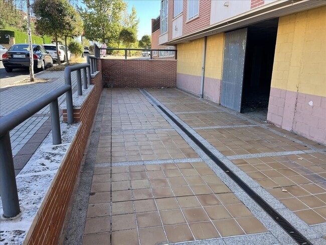 Más detalles de Calle del Alcalde Pedro García Burguillo, Ávila - Local en venta