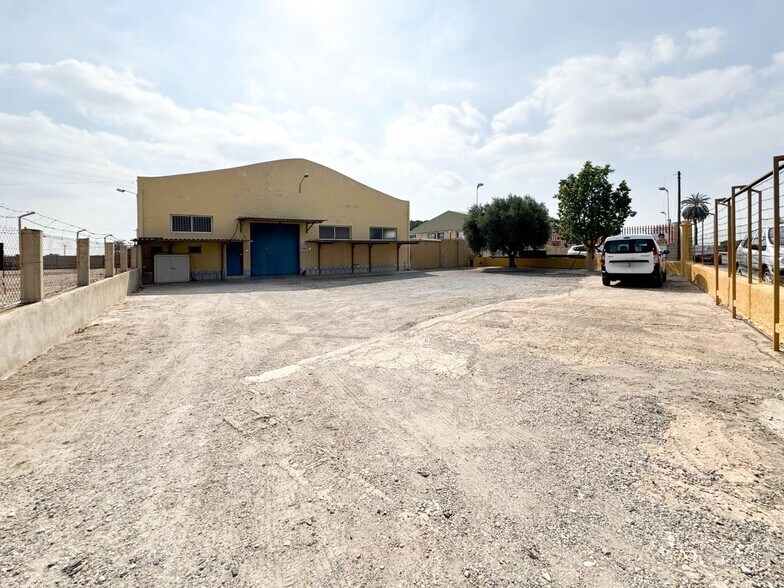 Nave en Elche, Alicante en venta - Foto del edificio - Imagen 3 de 32