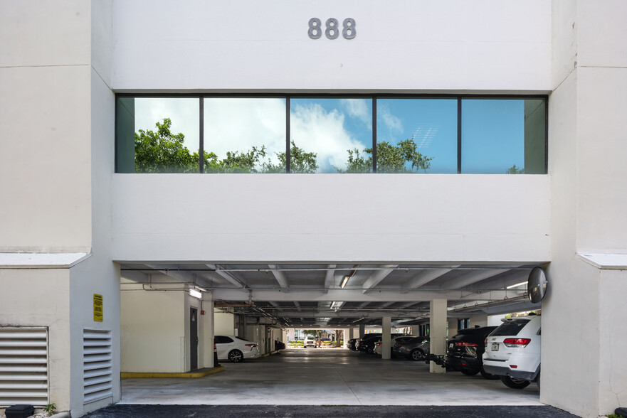 888 SE 3rd Ave, Fort Lauderdale, FL en alquiler - Foto del edificio - Imagen 2 de 3