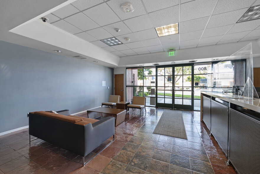 800 S Main St, Burbank, CA en venta - Foto del edificio - Imagen 3 de 51