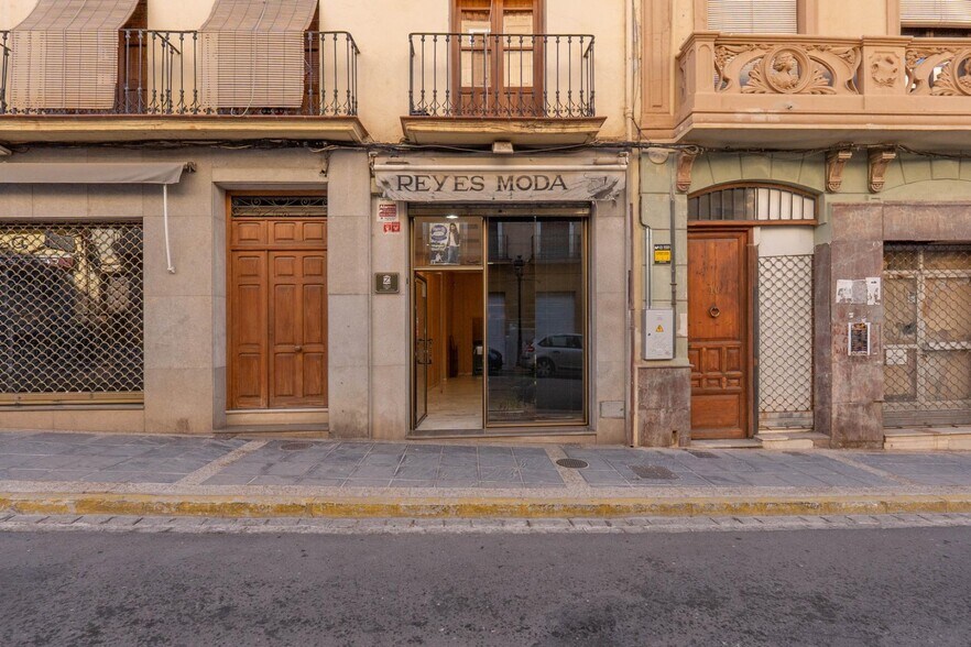 Local en Guadix, Granada en venta - Foto del edificio - Imagen 2 de 50