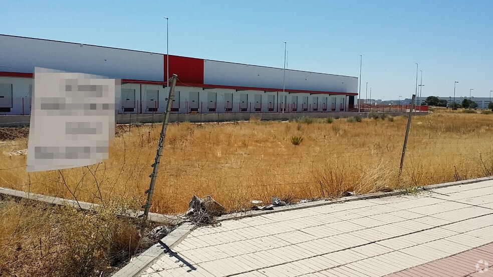 Avenida de la Astronomía, 30, San Fernando de Henares, Madrid en venta - Foto del edificio - Imagen 2 de 5