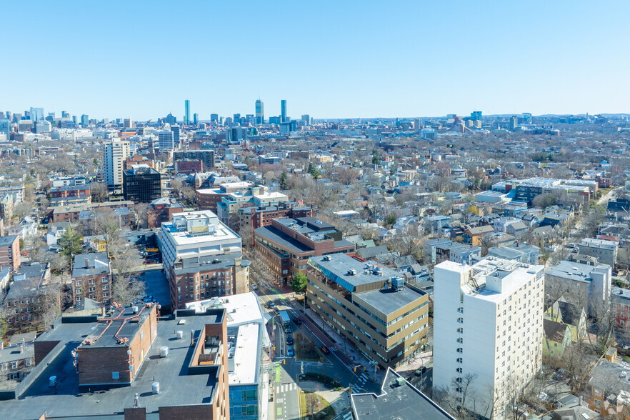 1050 Massachusetts Ave, Cambridge, MA en alquiler - Vista aérea - Imagen 3 de 4