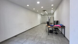 Más detalles de 48 Rue Des Freres J Et R Kennedy, Salon-de-Provence - Oficina en alquiler