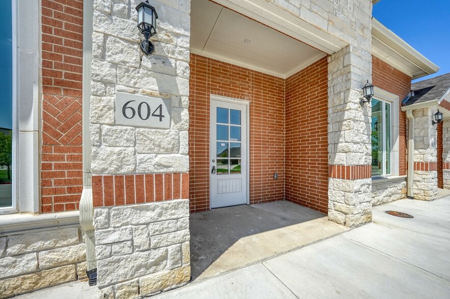 5860 Collin McKinney Pky, McKinney, TX en venta - Foto del edificio - Imagen 2 de 17