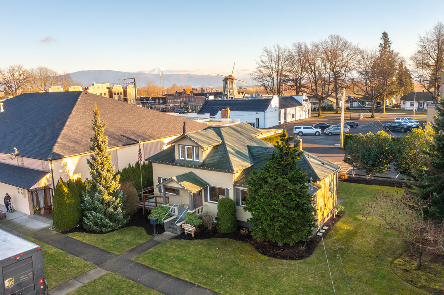 709 Grover St, Lynden, WA en venta - Foto del edificio - Imagen 3 de 35