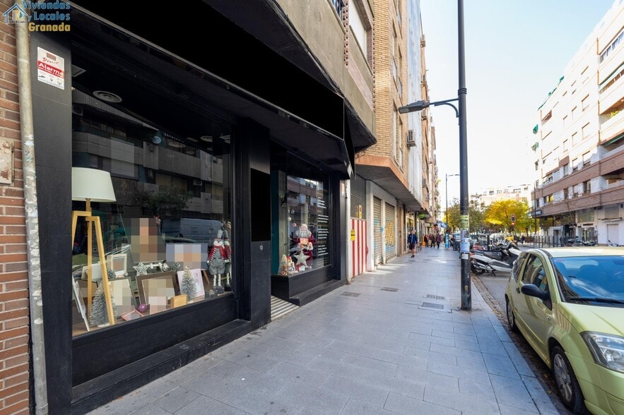 Local en Granada, Granada en venta - Foto del edificio - Imagen 2 de 6