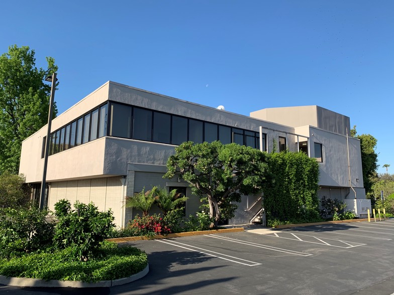 241 Lombard St, Thousand Oaks, CA en alquiler - Foto del edificio - Imagen 2 de 5