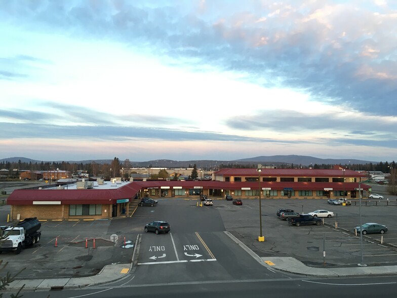 3401-3437 Airport Way, Fairbanks, AK en alquiler - Foto del edificio - Imagen 2 de 2