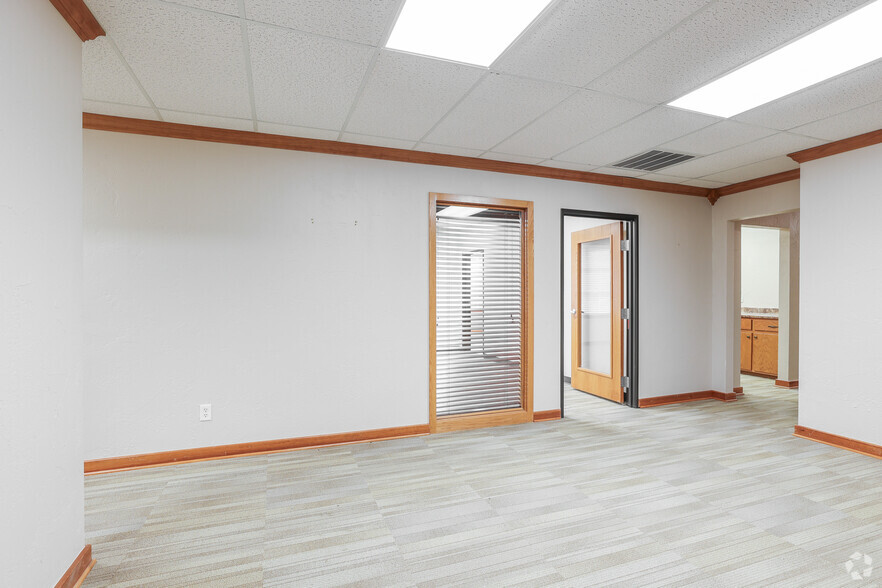 3000 S Berry Rd, Norman, OK en alquiler - Foto del interior - Imagen 2 de 20