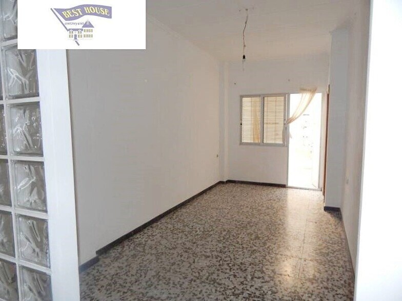 Local en Ontinyent, Valencia en alquiler - Foto del edificio - Imagen 3 de 21