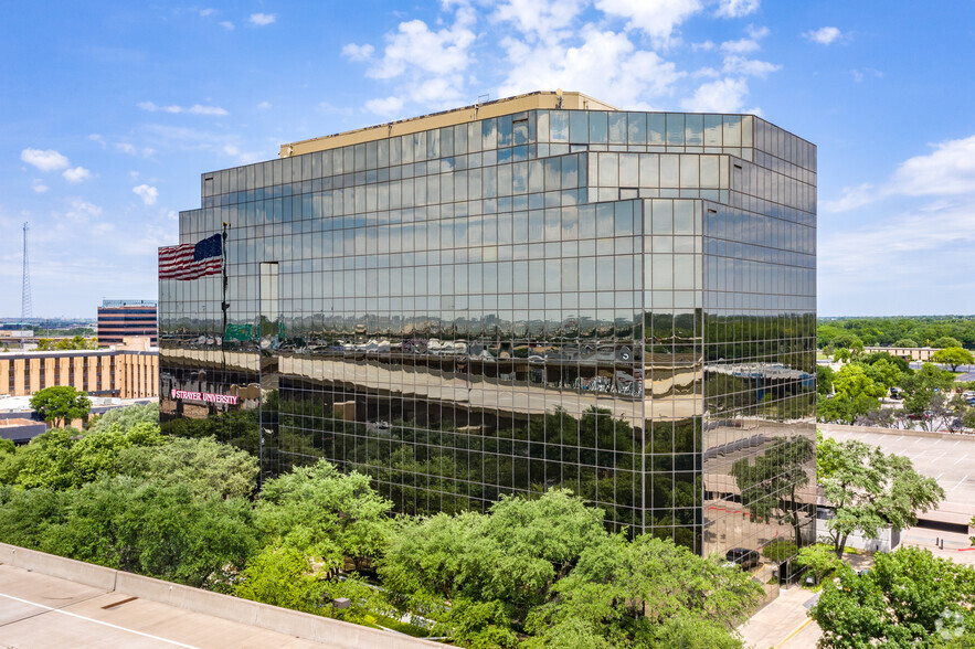 2711 Lyndon B Johnson Fwy, Dallas, TX en alquiler - Foto del edificio - Imagen 3 de 21