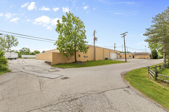 9177-9193 Chillicothe Rd, Willoughby, OH en alquiler Foto del edificio- Imagen 2 de 15