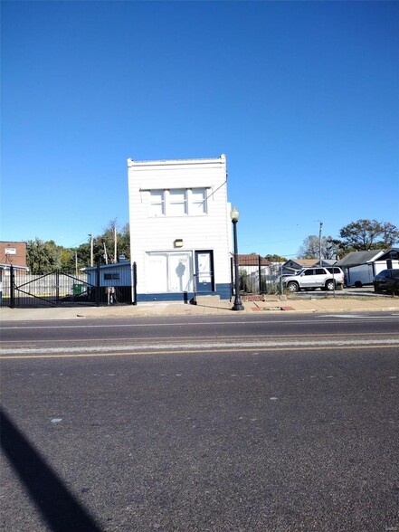 7950 N Broadway, Saint Louis, MO en alquiler - Foto del edificio - Imagen 2 de 27