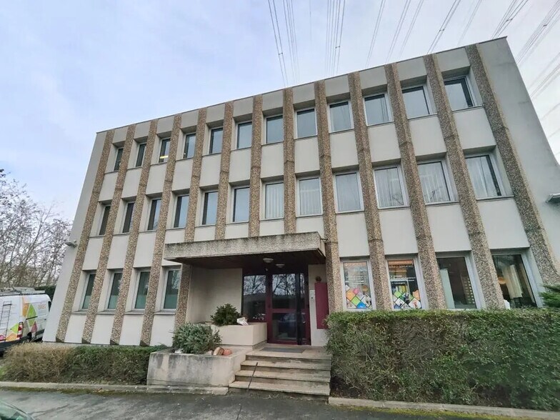 4 Rue Maryse Bastié, Igny en alquiler - Foto del edificio - Imagen 2 de 8