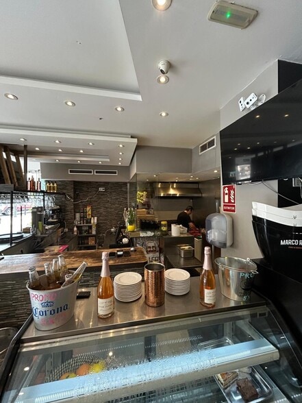 Local en Marbella, Málaga en alquiler - Foto del interior - Imagen 2 de 13