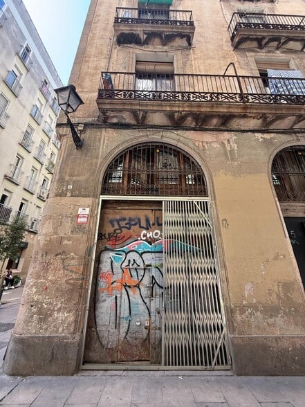 Edificio residencial en Barcelona, Barcelona en venta - Foto del edificio - Imagen 3 de 3