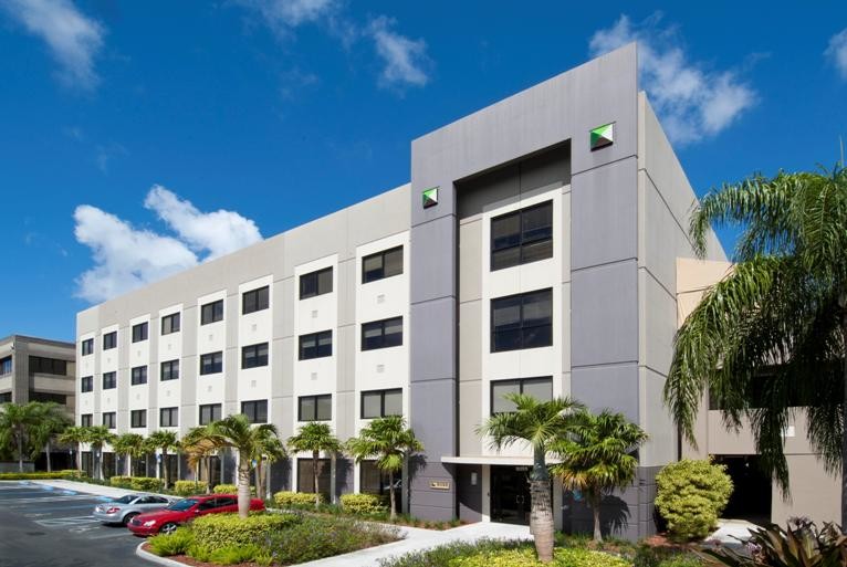 7925 NW 12th St, Doral, FL en alquiler - Foto del edificio - Imagen 3 de 16