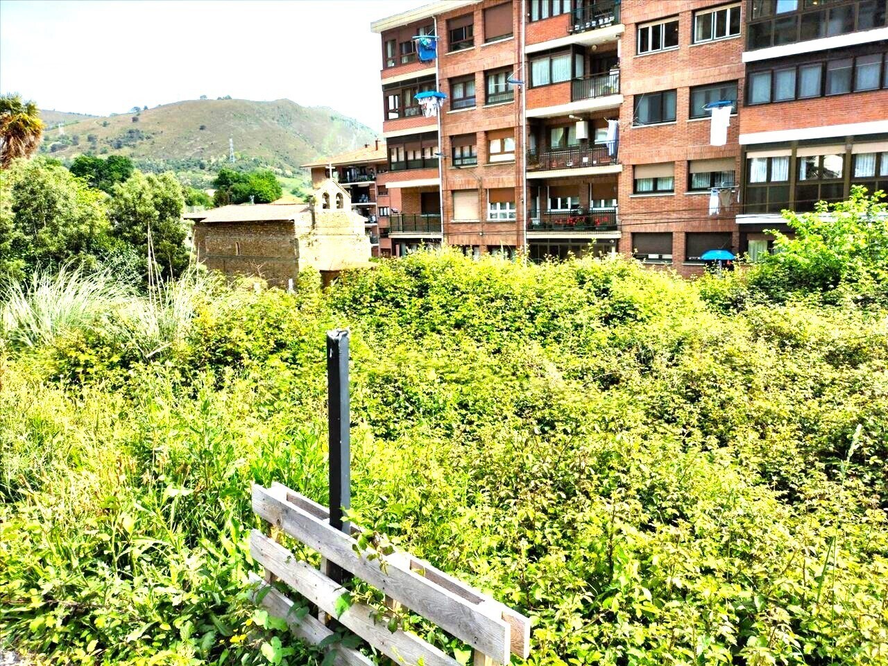 4 de la Unidad de Ejecucion, Alonsotegi, Vizcaya en venta Foto del edificio- Imagen 1 de 14