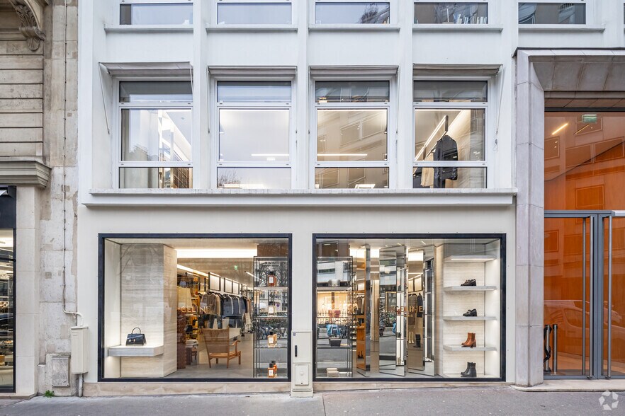 28 Rue Bayard, Paris en venta - Foto del edificio - Imagen 2 de 3