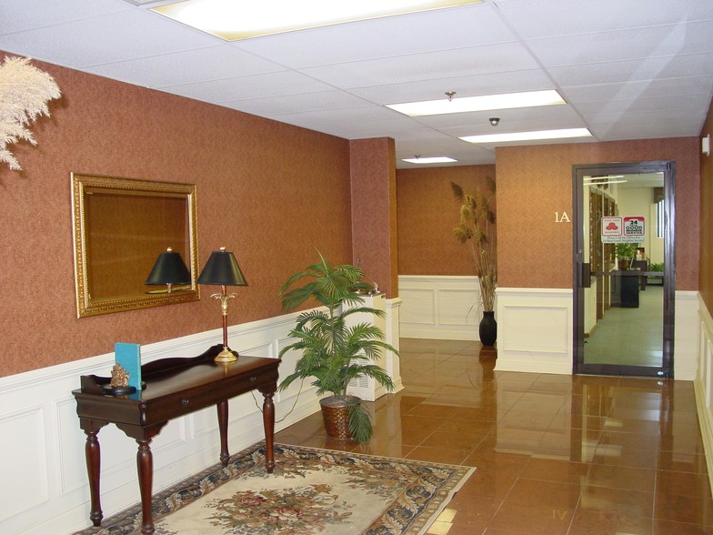 141 New Rd, Parsippany, NJ en alquiler - Lobby - Imagen 2 de 8