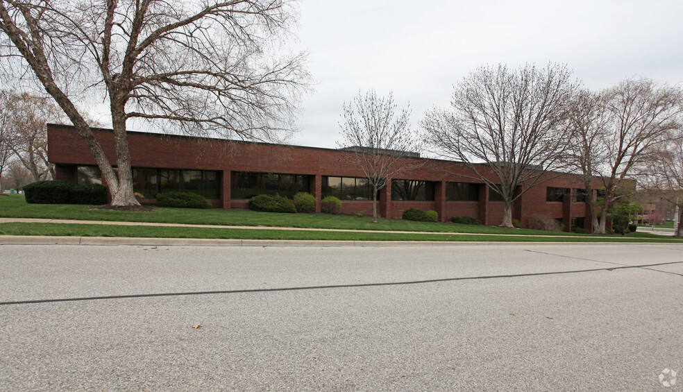 8005 W 110th St, Overland Park, KS en venta - Foto del edificio - Imagen 3 de 10