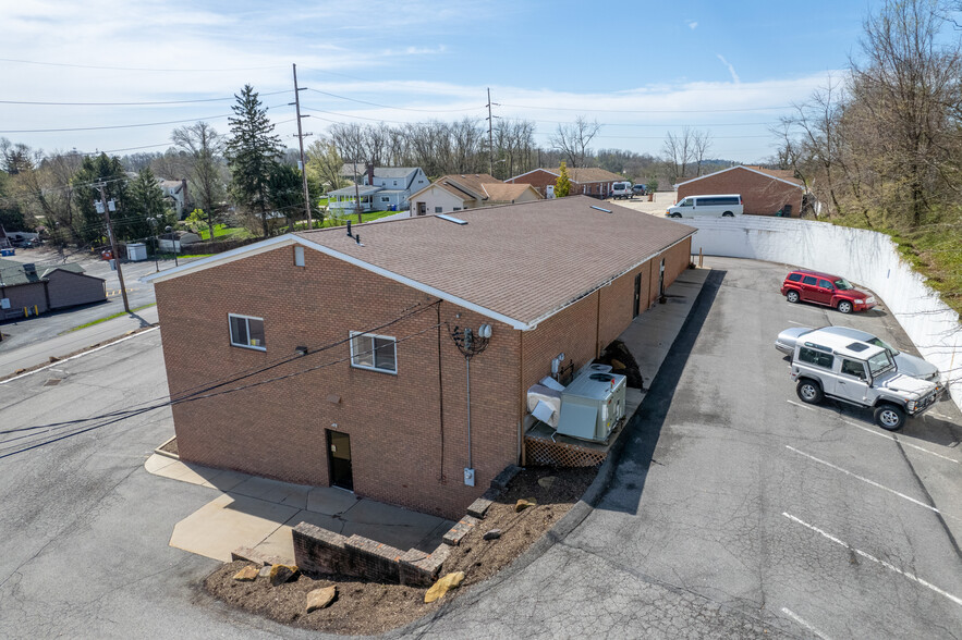 8 Hattman Dr, Coraopolis, PA en venta - Foto del edificio - Imagen 2 de 6