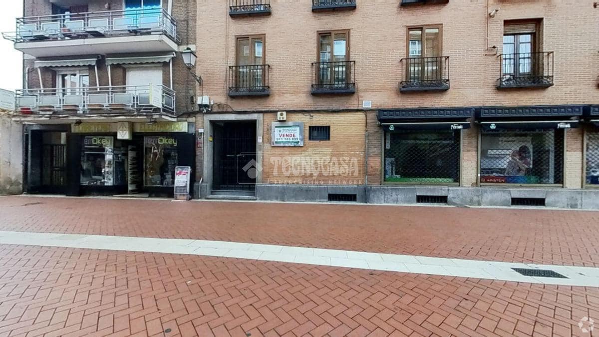 Edificio residencial en Alcalá de Henares, Madrid en venta Foto del interior- Imagen 1 de 2