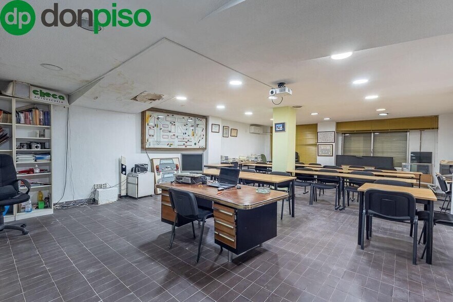 Calle Andorra, 1-1, Granada, Granada en venta - Foto del interior - Imagen 2 de 9