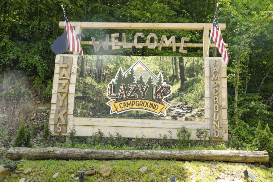 213 Lazy K dr, Elkview, WV en venta - Foto del edificio - Imagen 1 de 108