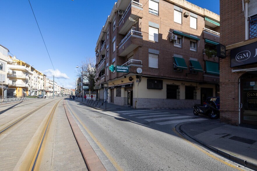 Local en Maracena en venta - Foto del edificio - Imagen 3 de 35