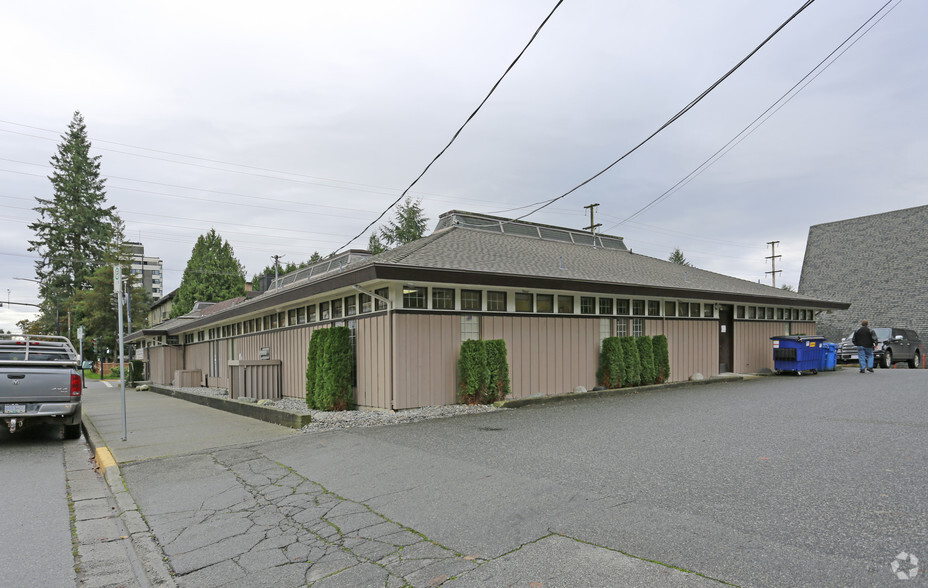 22195 Dewdney Trunk Rd, Maple Ridge, BC en venta - Foto del edificio - Imagen 3 de 11