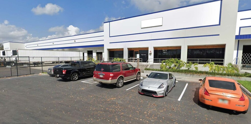 9851 Nw 106th St, Medley, FL en alquiler - Foto del edificio - Imagen 1 de 1