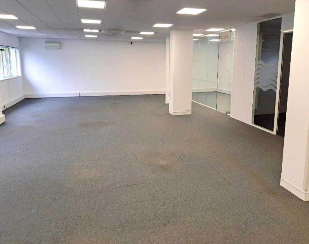 Station Rd, Ampthill, BDF MK45 2QY - Unidad 3 -  - Foto del interior - Image 2 of 3