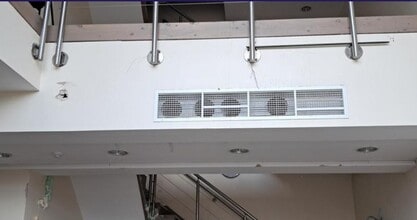 2 Randalls Way, Leatherhead en venta Foto del interior- Imagen 2 de 5