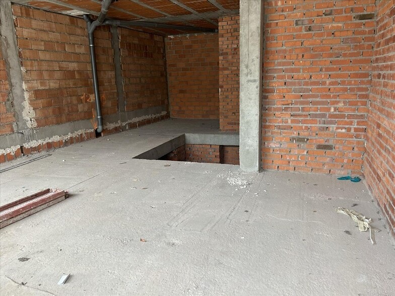 Local en Torre de Peñafiel en venta - Foto del edificio - Imagen 3 de 9