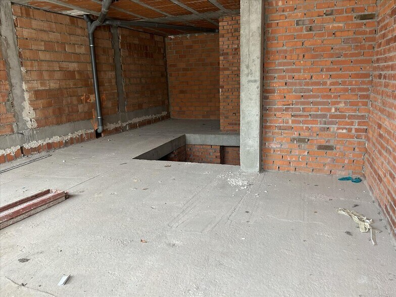 Local en Torre de Peñafiel en venta - Foto del edificio - Imagen 3 de 9