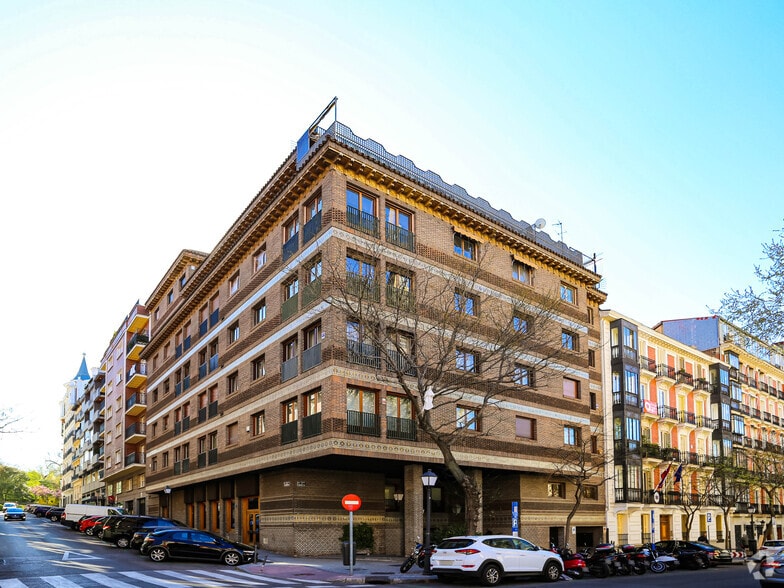 Calle Academia, 4, Madrid, Madrid en venta - Foto principal - Imagen 1 de 1