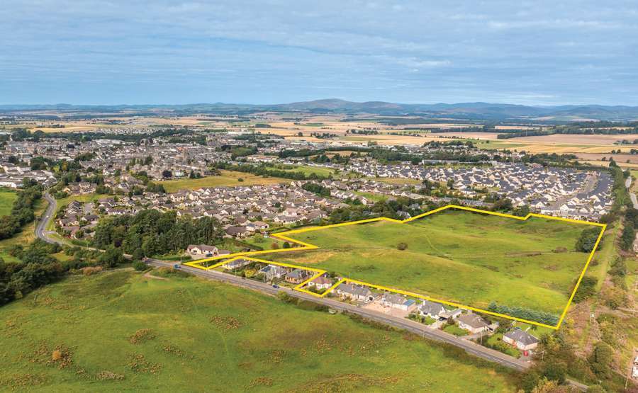 Terreno en Forfar en venta - Foto del edificio - Imagen 2 de 3