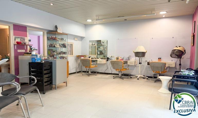 Figueres, GER 17600 - Unidad - - - Foto del interior - Image 1 of 8