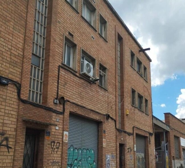 Nave en L'Hospitalet de Llobregat, Barcelona en venta - Foto del edificio - Imagen 3 de 9