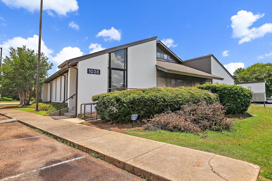 1038 River Oaks Dr, Flowood, MS en alquiler - Foto del edificio - Imagen 3 de 5