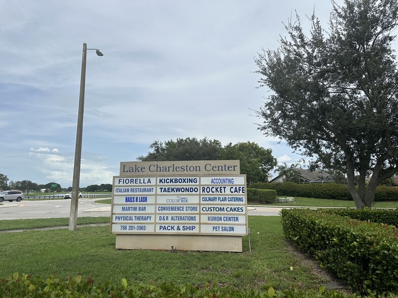 7000 Charleston Shores Blvd, Lake Worth, FL en alquiler - Foto del edificio - Imagen 2 de 3