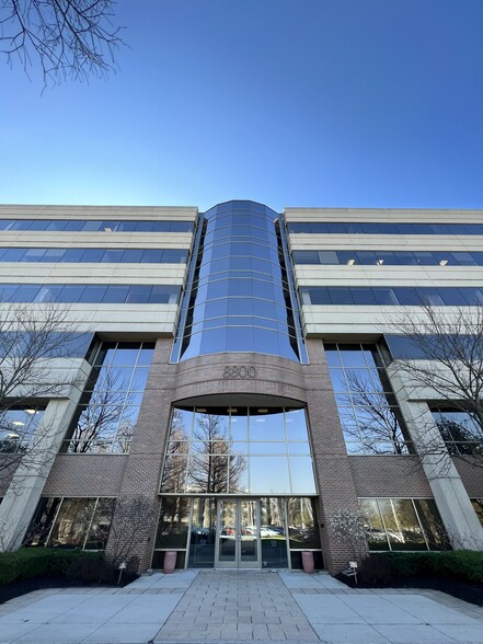 8800 Lyra Dr, Columbus, OH en alquiler - Foto del edificio - Imagen 1 de 7