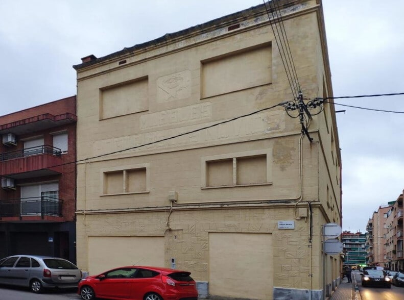 Edificio residencial en El Prat de Llobregat, Barcelona en venta - Foto del edificio - Imagen 2 de 2